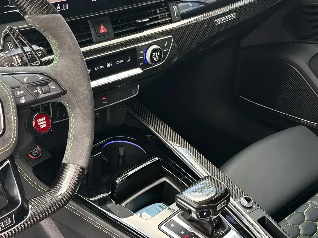 Audi RS 4 奥迪RS 4 2023款 RS4 Avant 暗金版
