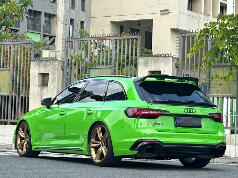 Audi RS 4 奥迪RS 4 2023款 RS4 Avant 暗金版