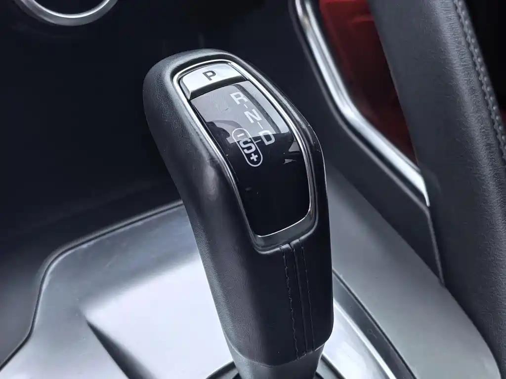 Jaguar E-PACE P200 S CN-V