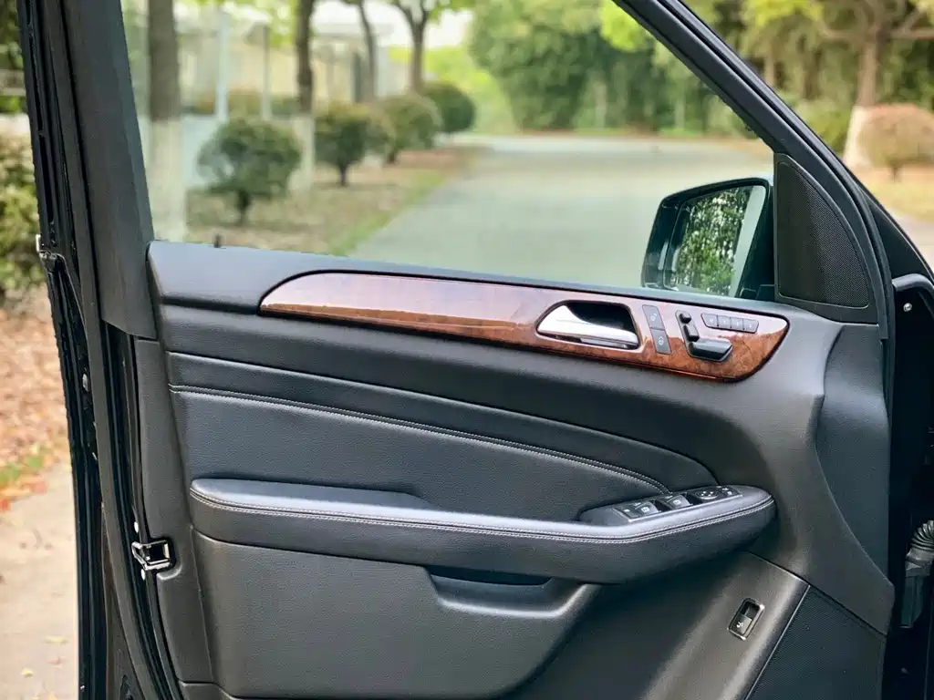 Mercedes-Benz M-Class ML 350 Luxury