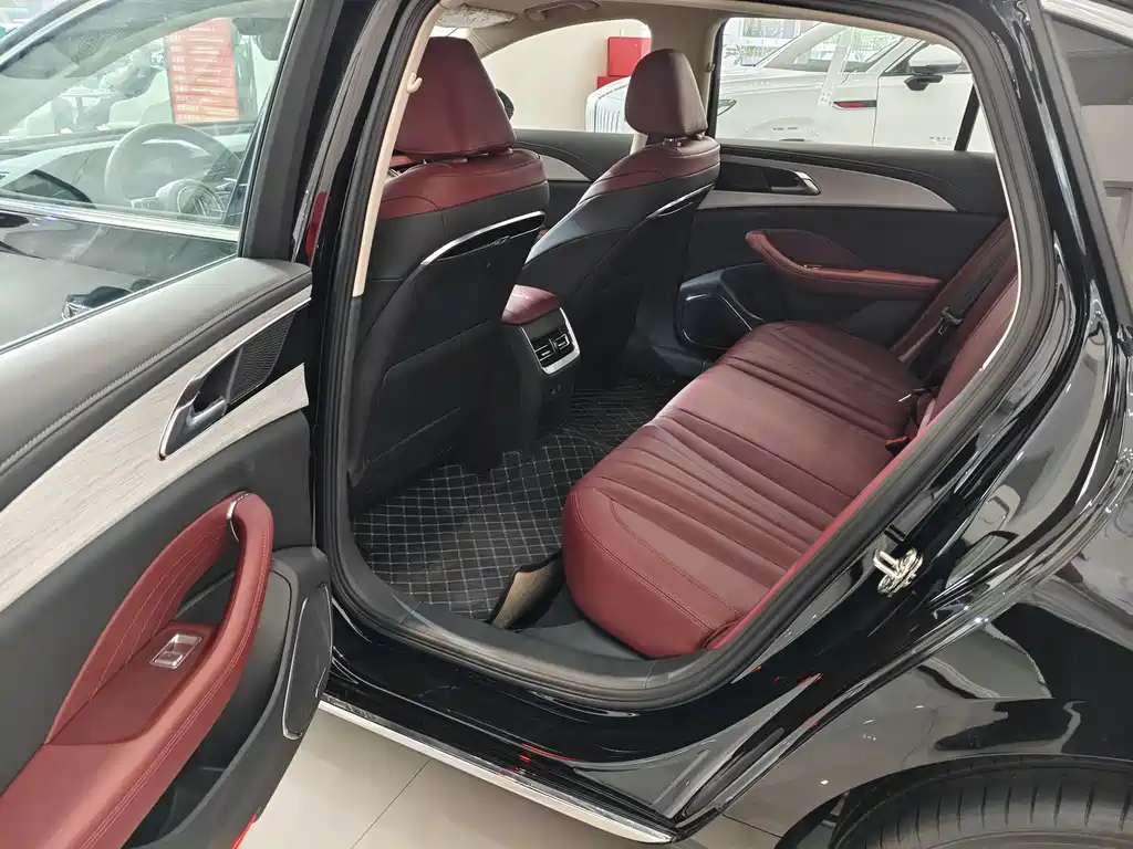 Hongqi H5 PHEV 130 Super Hybrid