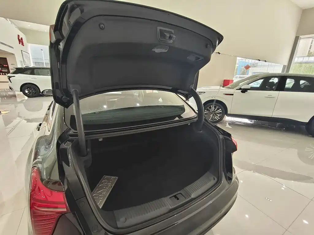 Hongqi H5 PHEV 130 Super Hybrid