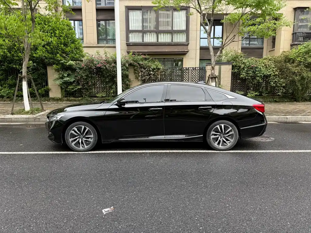 Accord Sharp· Hybrid 2.0 L Sharp Leading CN-VI