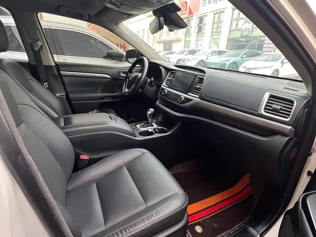 Highlander 2.0 T 4 WD Supreme 7-seat CN-V