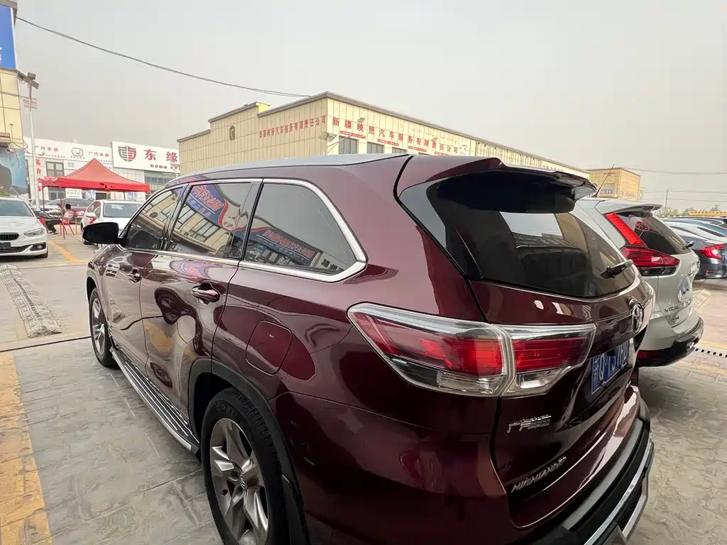 Highlander 2.0 T 4 WD Luxury Navigation 7-seat