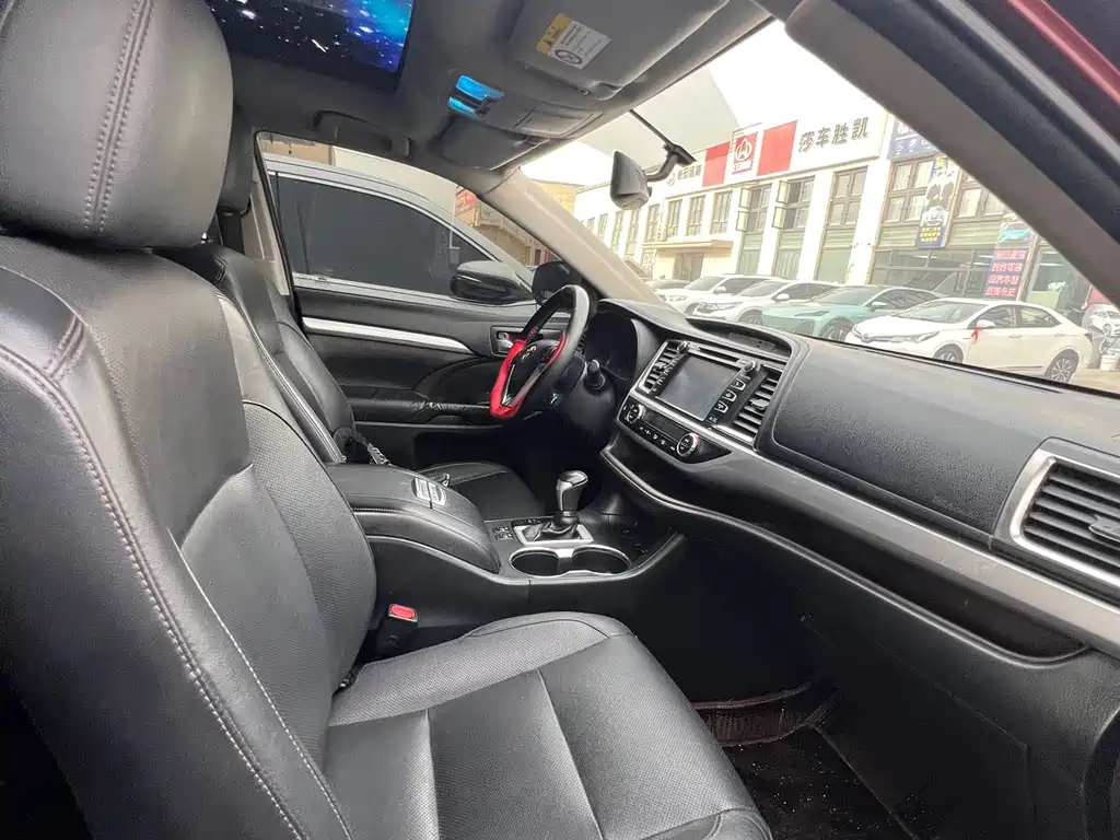 Highlander 2.0 T 4 WD Luxury Navigation 7-seat