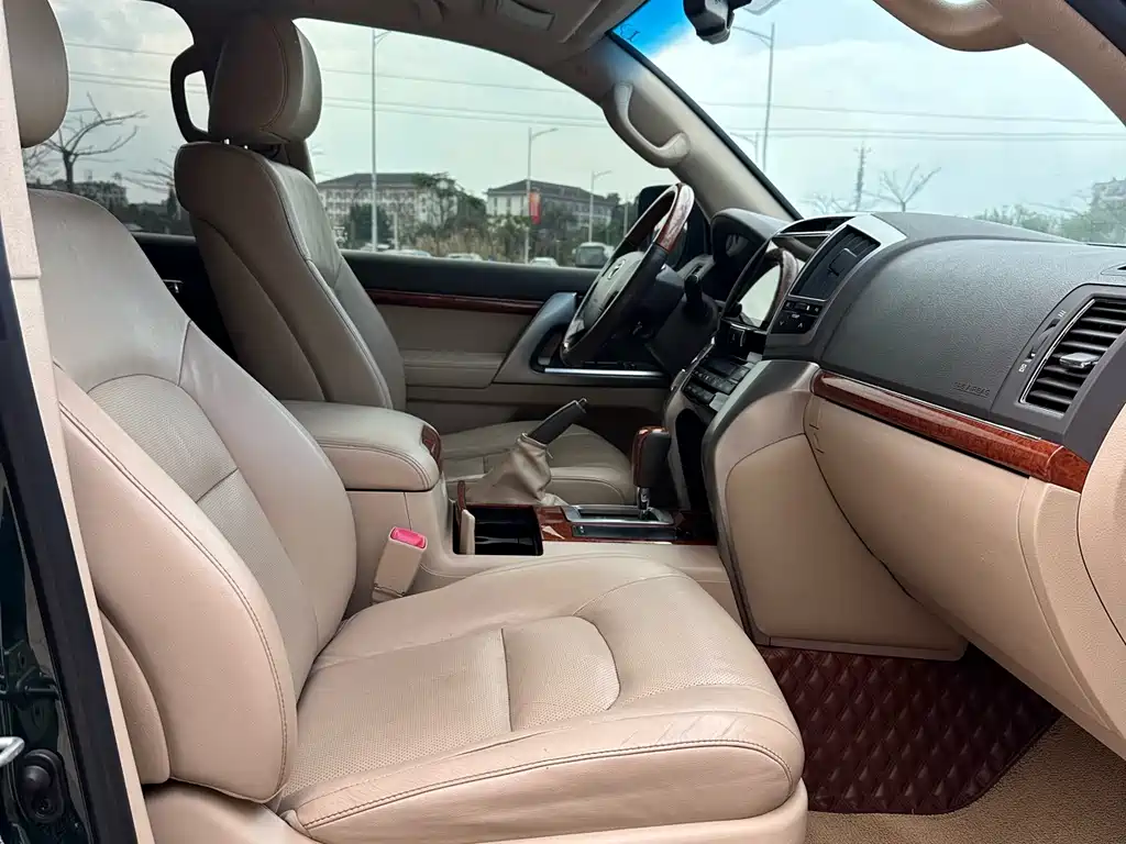 Land Cruiser 4.0 L Auto VX
