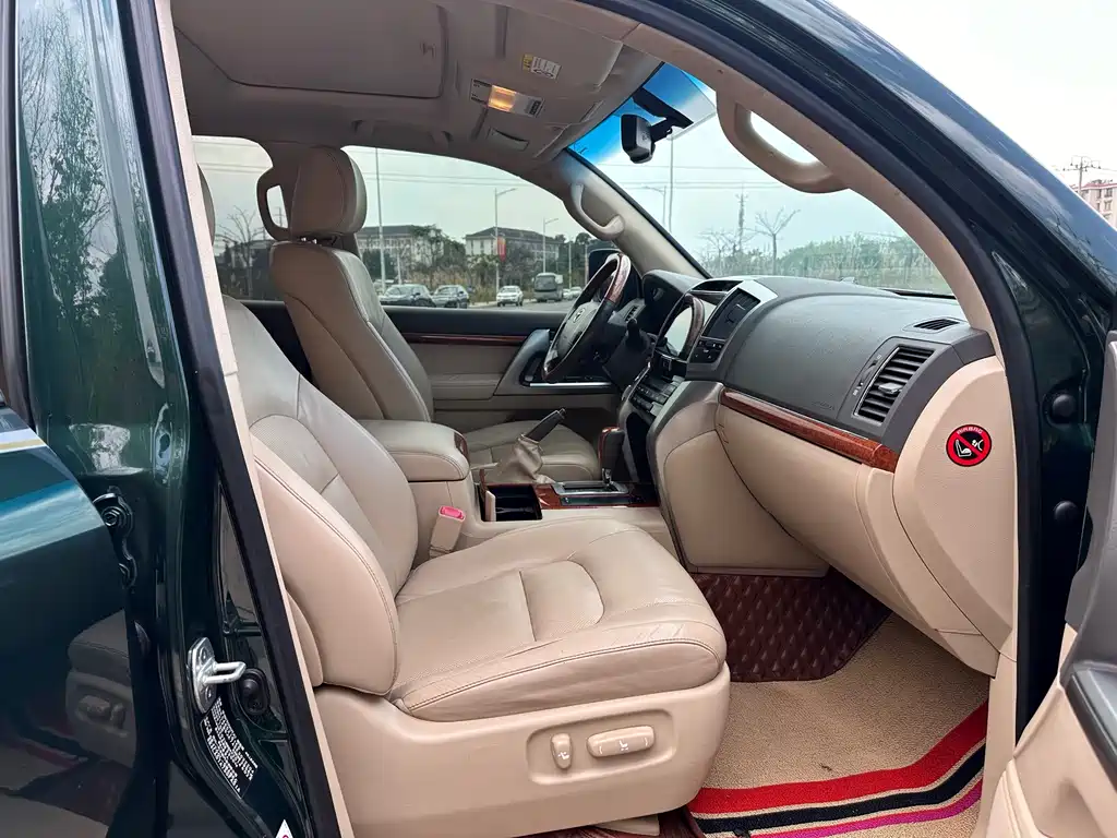 Land Cruiser 4.0 L Auto VX