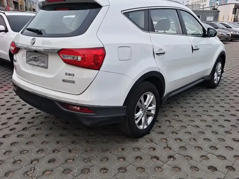 Dongfeng Fengguang 580 1.5 T Manual Luxury