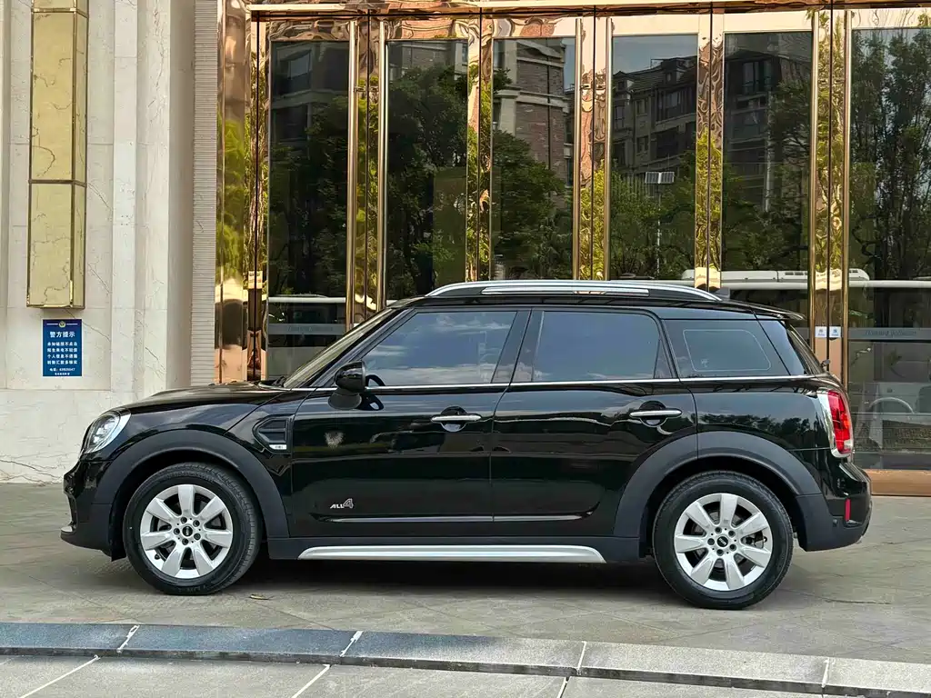 MINI COUNTRYMAN 1.5 T COOPER ALL4 Classic