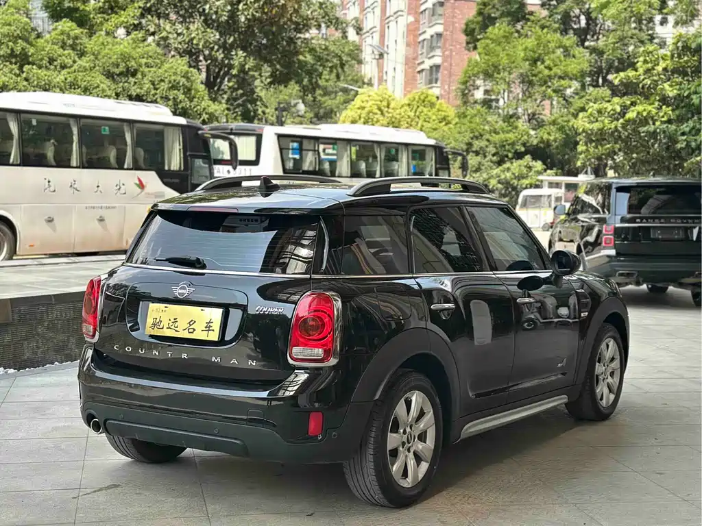 MINI COUNTRYMAN 1.5 T COOPER ALL4 Classic