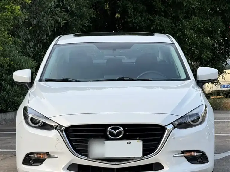 Mazda 3 Axela Sedan 1.5 L Auto Luxury CN-V