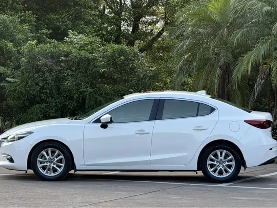 Mazda 3 Axela Sedan 1.5 L Auto Luxury CN-V
