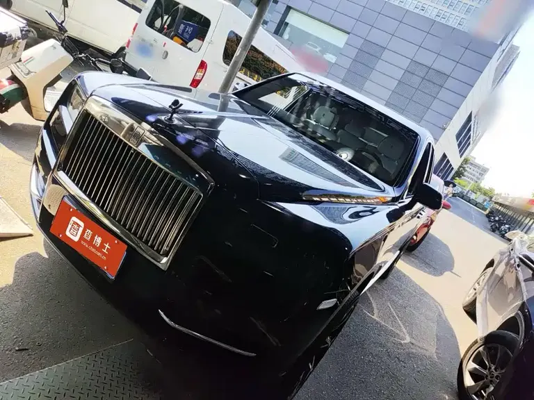 Rolls-Royce Cullinan 5-seat