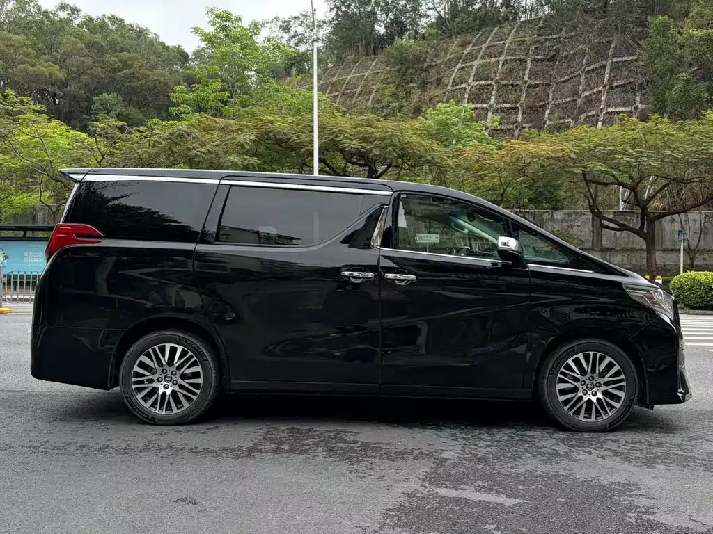 Alphard 3.5 L Luxury