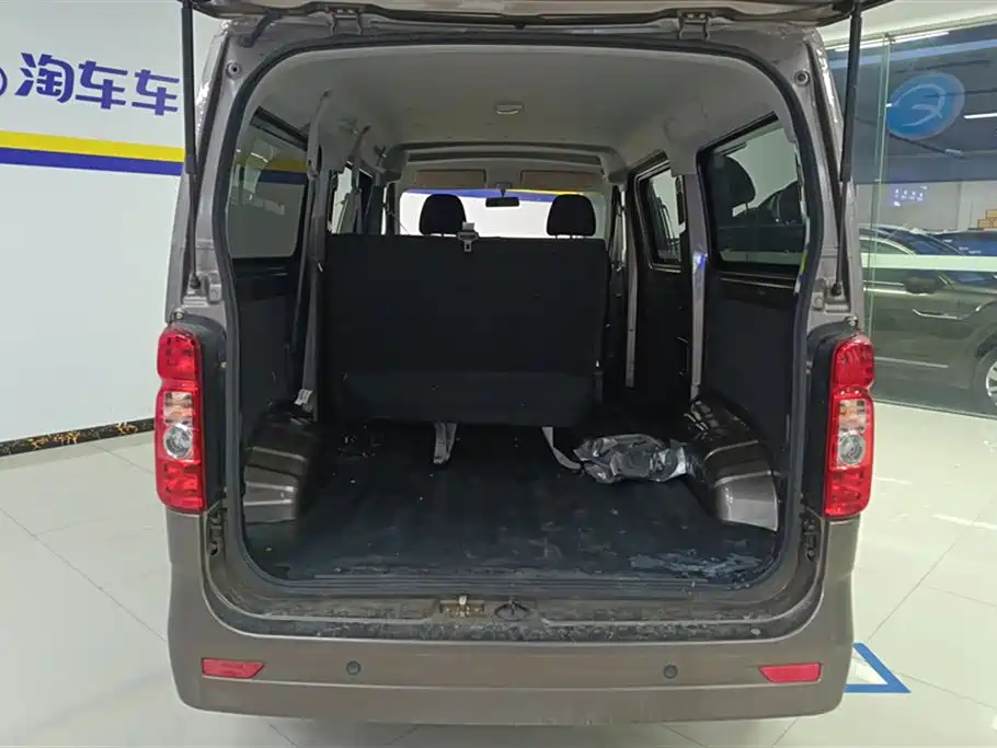 Changan Ruixing M60 1.5 L GDI Comfort Bus 6 7-seat