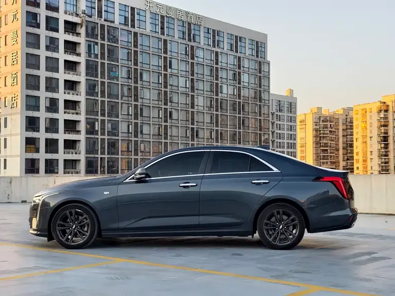 Cadillac CT4 28 T Luxury