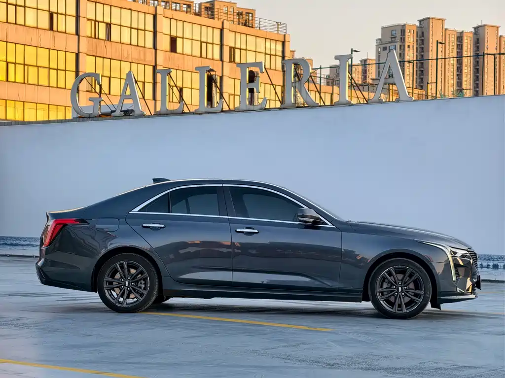 Cadillac CT4 28 T Luxury