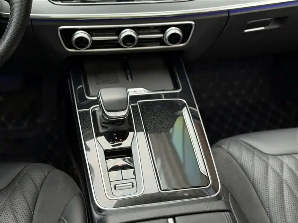 Hongqi HS5 2.0 T Flagship Enjoyment Pro