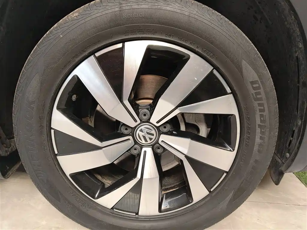 Tayron 330 TSI 2 WD Luxury Connected