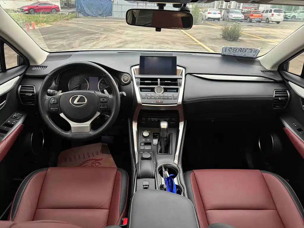 Lexus NX 200 AWD Sharp Style
