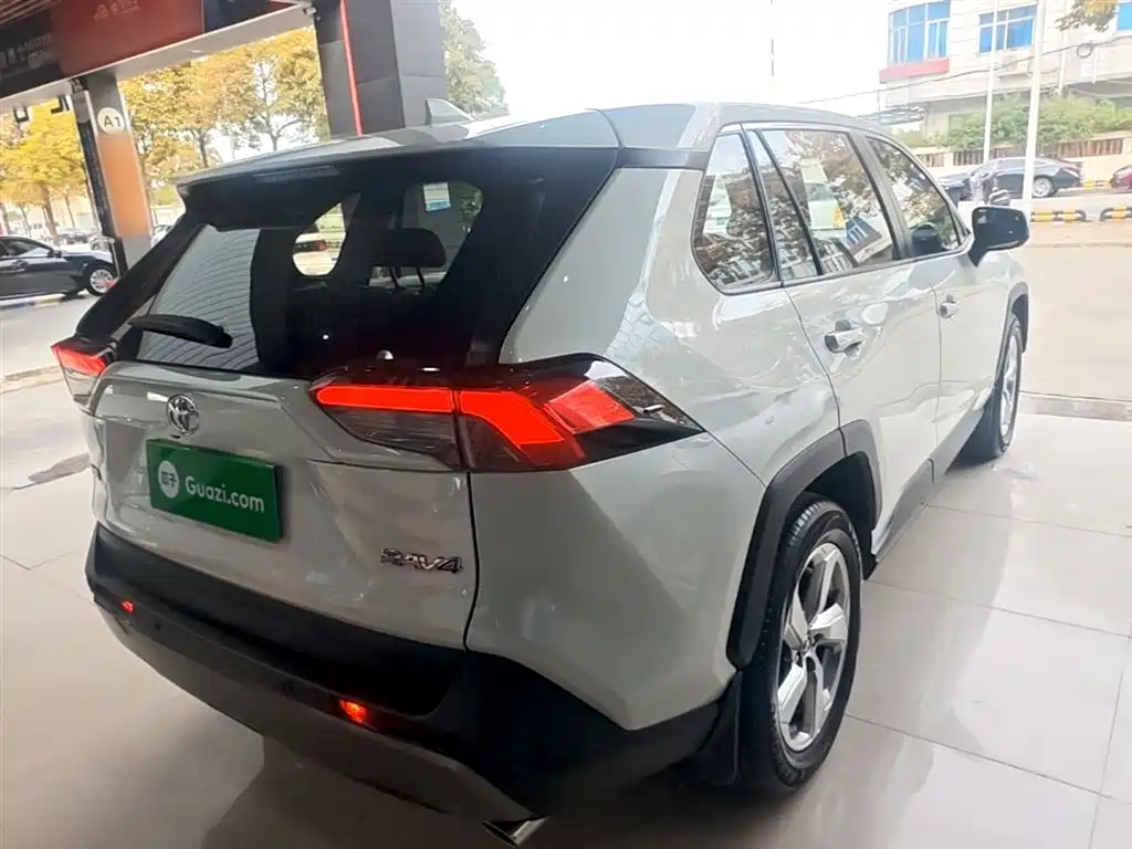 RAV4 2.0 L CVT 2 WD Style PLUS