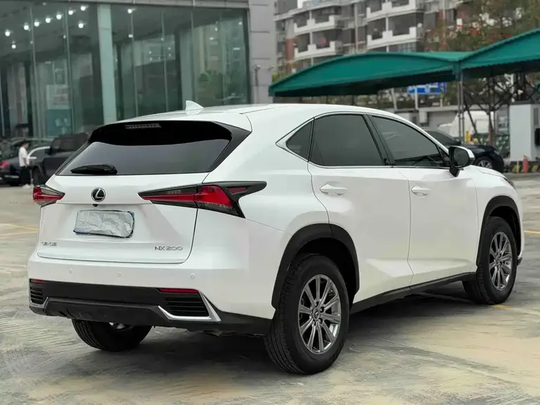 Lexus NX 200 FWD Comfort CN-VI