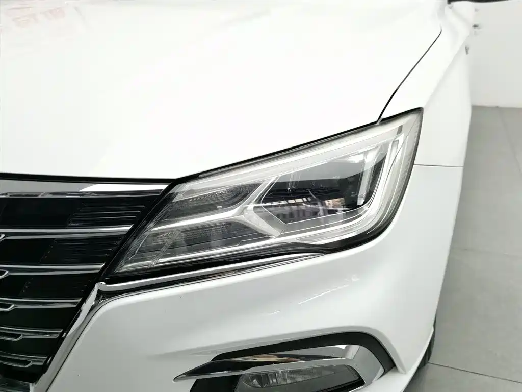 Roewe i5 1.5 L Manual 4 G Connected Bright Grand