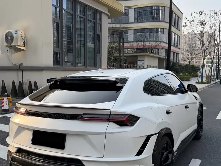 Lamborghini Urus 4.0 T V8 Performante