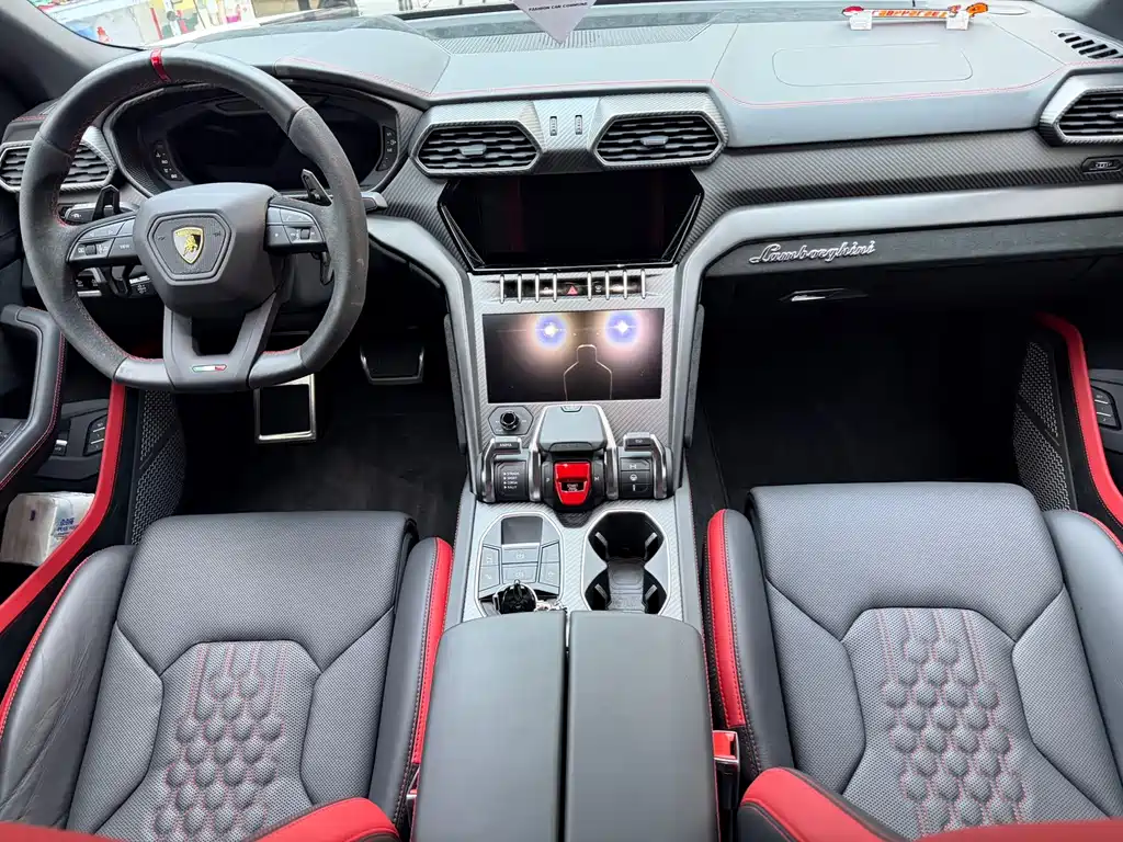Urus 4.0 T V8 Performante