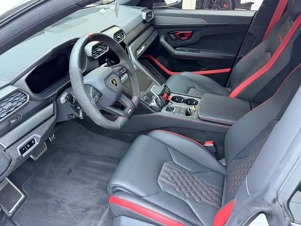 Urus 4.0 T V8 Performante