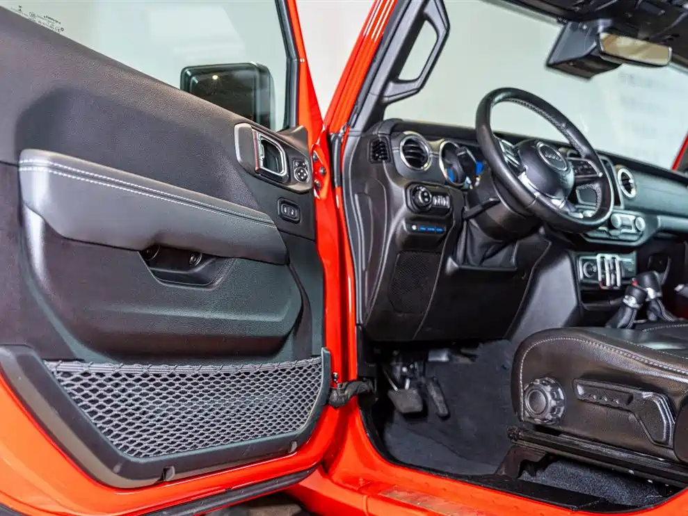 Wrangler NEV 4-door 2.0 T 4 xe Sahara
