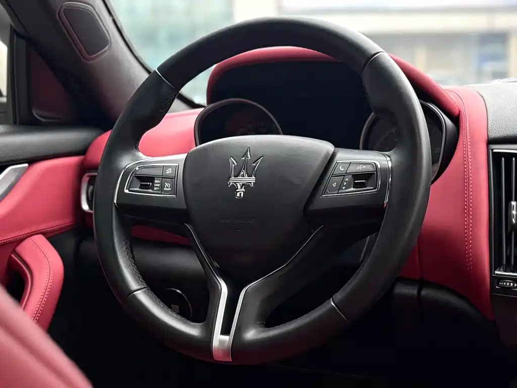 Levante 3.0 T Classic