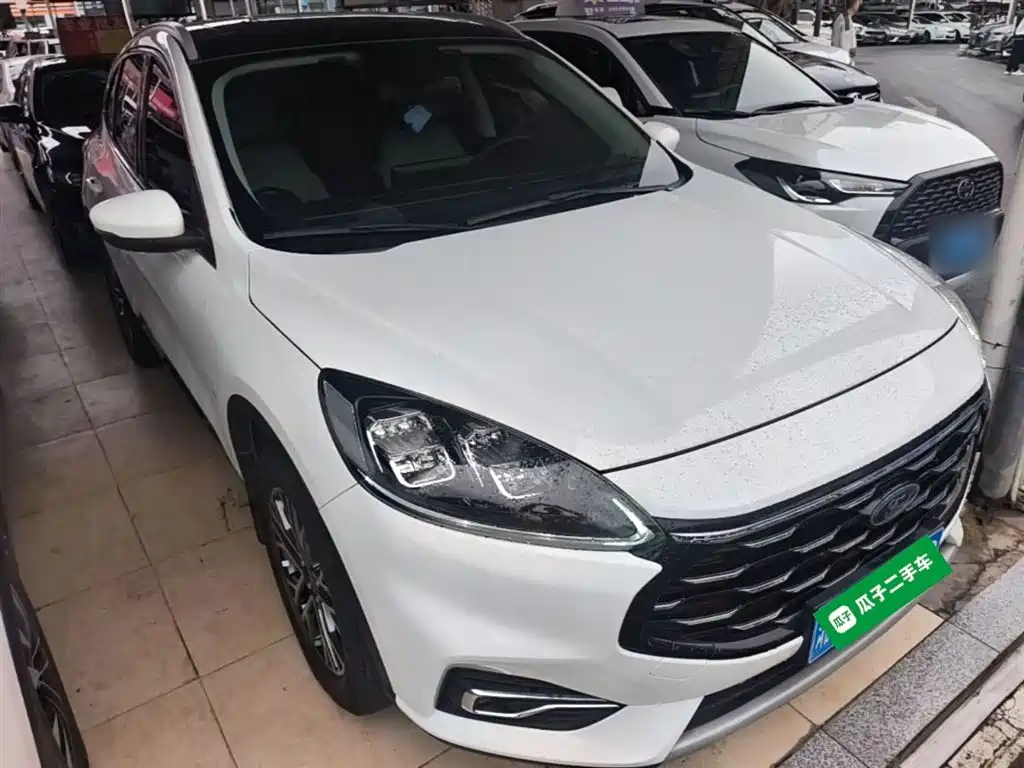 Escape EcoBoost 245 2 WD Shine Enjoyment