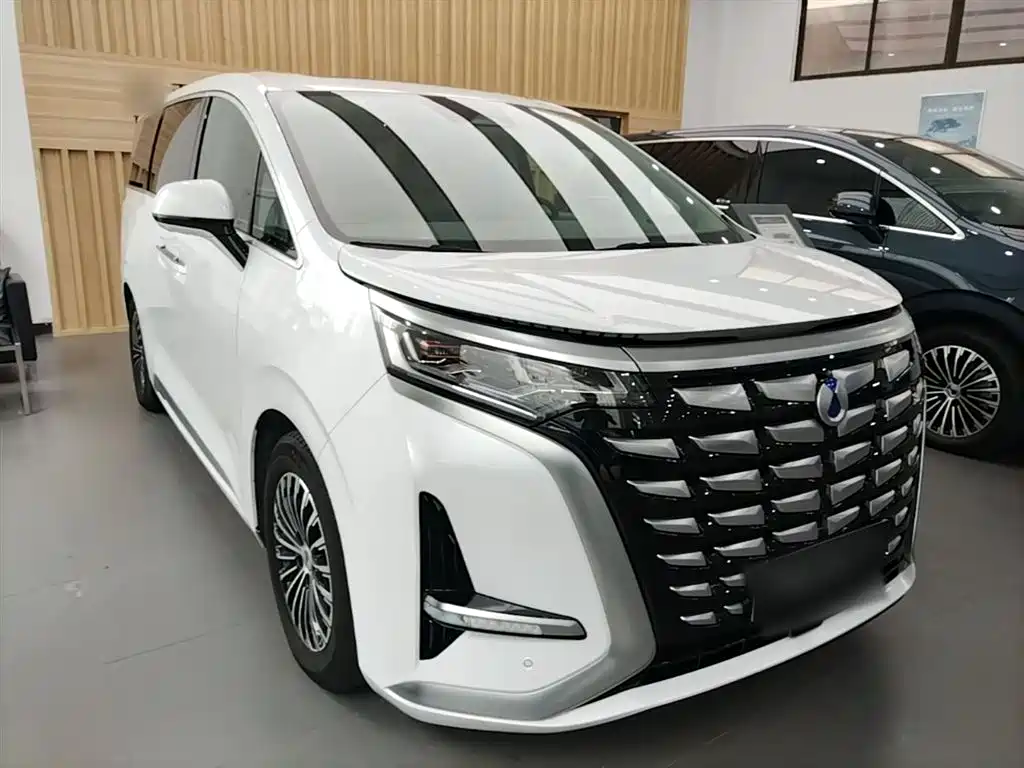 Denza D9 DM-i 970 4 WD Honored