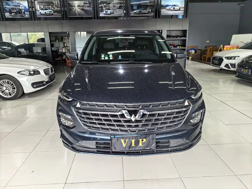 Wuling Victory 1.5 T CVT Flagship
