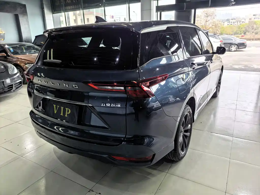 Wuling Victory 1.5 T CVT Flagship