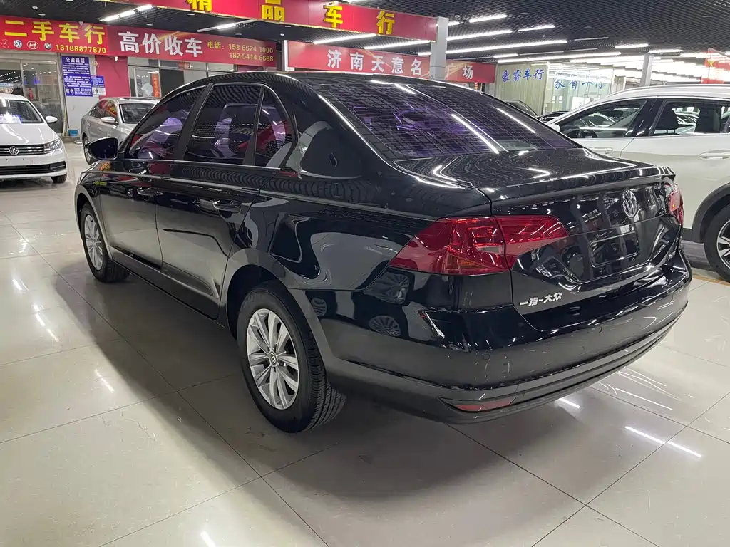 Bora 1.6 L Auto Fashion