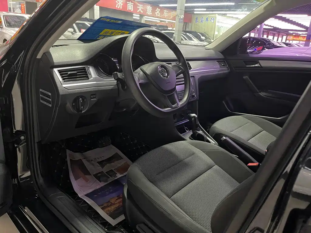 Bora 1.6 L Auto Fashion