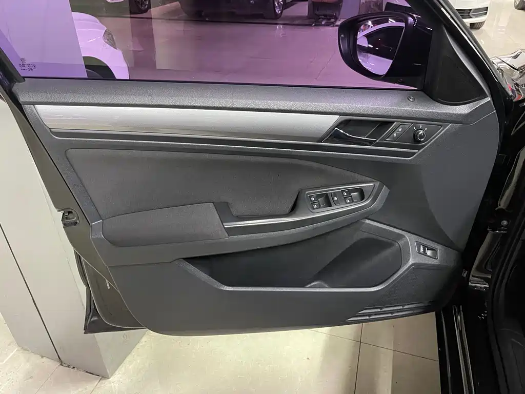 Bora 1.6 L Auto Fashion