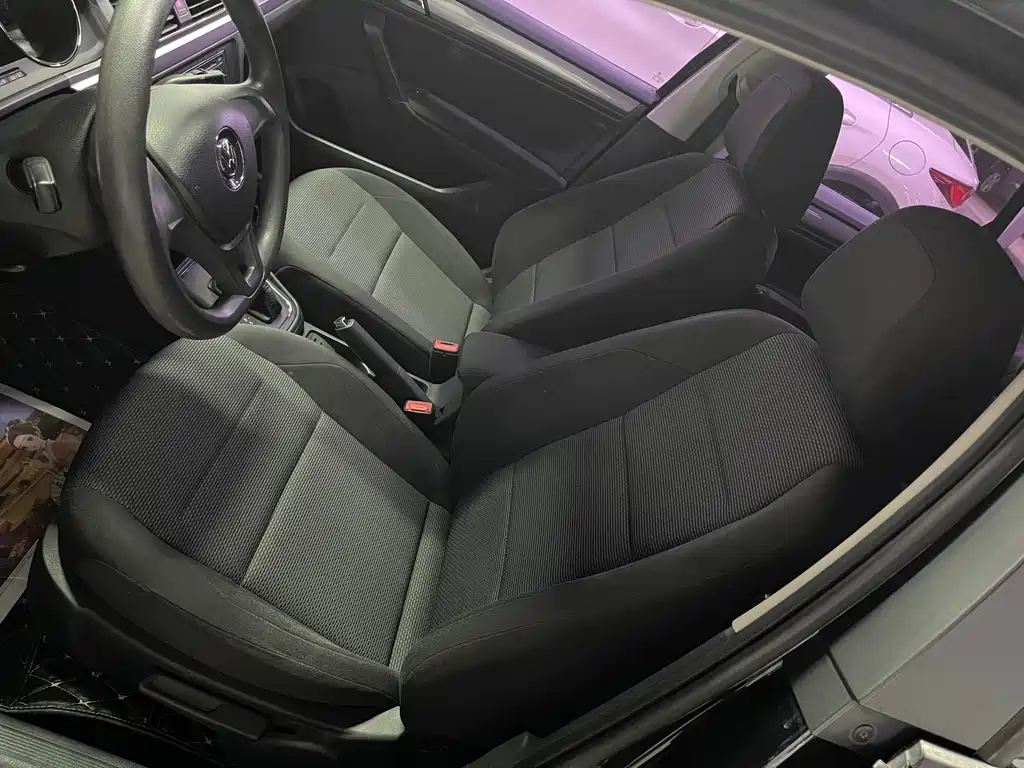 Bora 1.6 L Auto Fashion