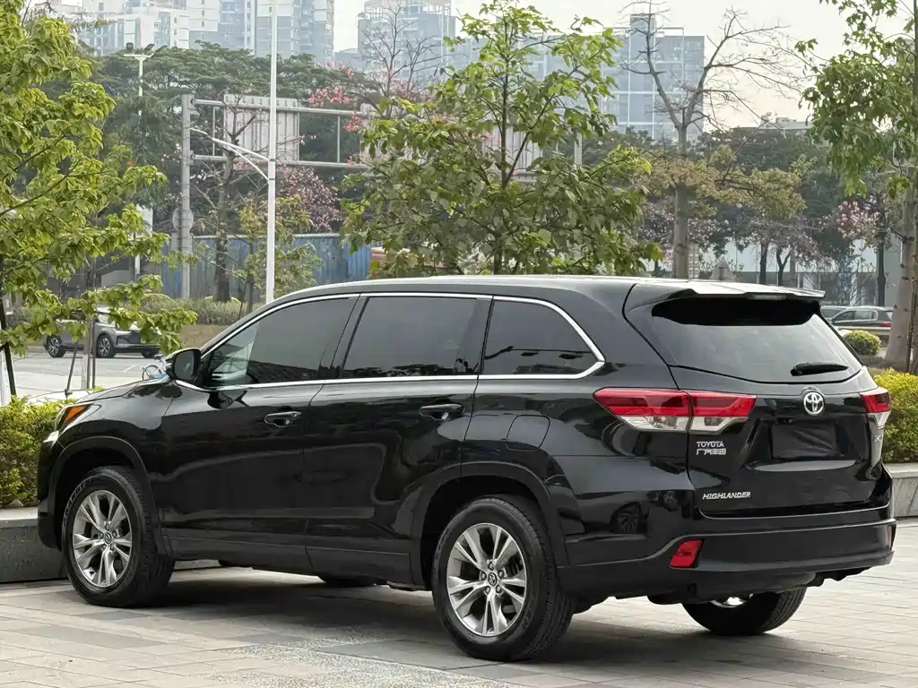Highlander 2.0 T 2 WD Elite 5-seat CN-V