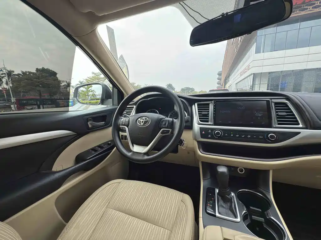 Highlander 2.0 T 2 WD Elite 5-seat CN-V
