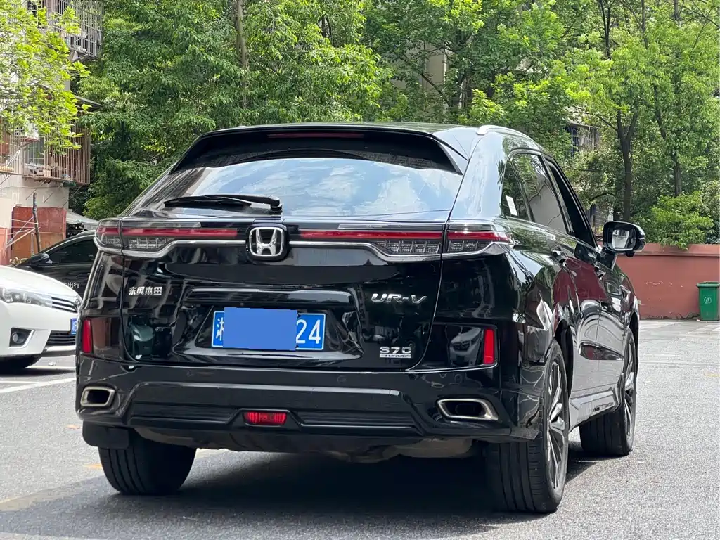Honda UR-V 370 TURBO 2 WD Graceful