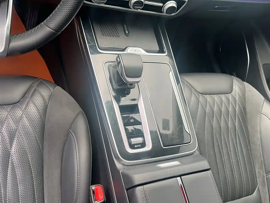Hongqi HS5 2.0 T Flagship Enjoyment Pro