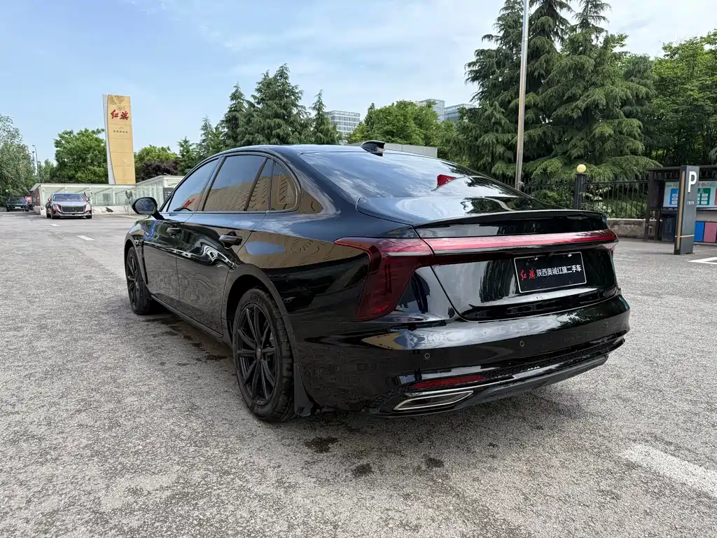 Hongqi H5 2.0 T Auto Connected Flagship
