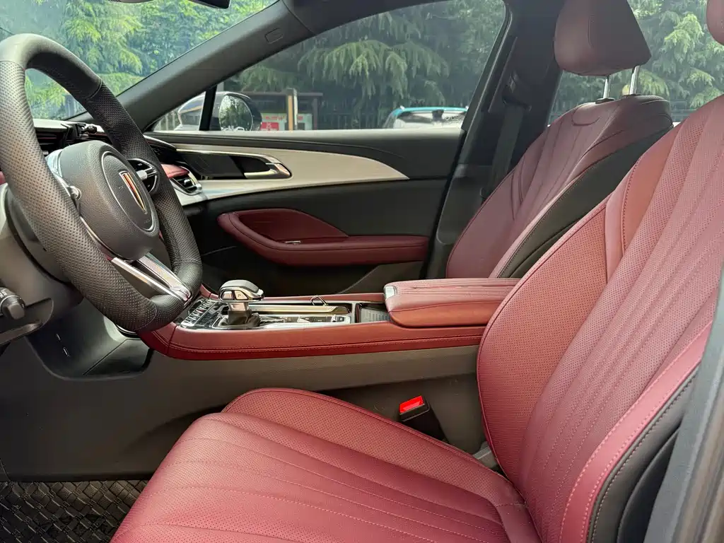 Hongqi H5 2.0 T Auto Connected Flagship