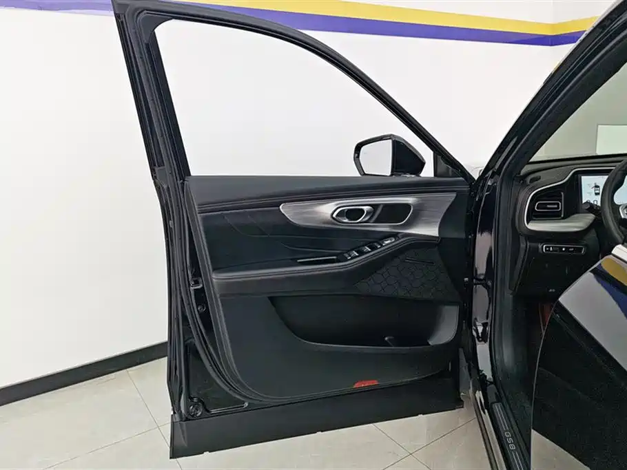 GAC Trumpchi GS8 Navigator Series 2.0 TGDI 2 WD Luxury 5-seat
