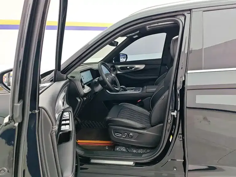 GAC Trumpchi GS8 Navigator Series 2.0 TGDI 2 WD Luxury 5-seat