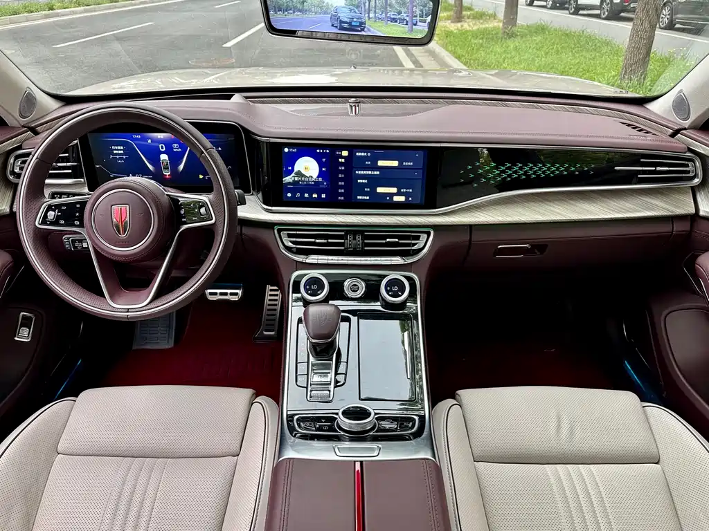 Hongqi H9 3.0 T Connected Flagship